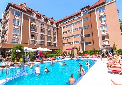Нощувка на човек на база All Inclusive + басейн от Бахами Резиденс, Слънчев бряг. БОНУС: при 4 нощувки - 5та БЕЗПЛАТНА!