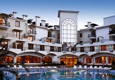 Нощувка на човек на база All inclusive + 2 басейна + детски басейн с водни съоръжения в хотел Мартинез, Созопол на 100 м. от плажа. Дете до 12г. - БЕЗПЛАТНО!