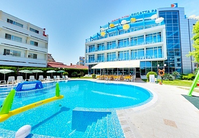 Нощувка на човек на база All Inclusive light + басейн в хотел Регата Палас****, Слънчев бряг. Дете до 11.99г. - БЕЗПЛАТНО!