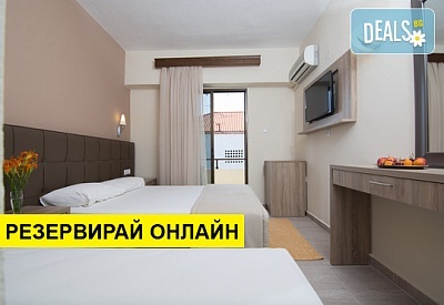 Нощувка на човек на база Закуска в Hotel Sunrise 3*, Амулиани, Халкидики