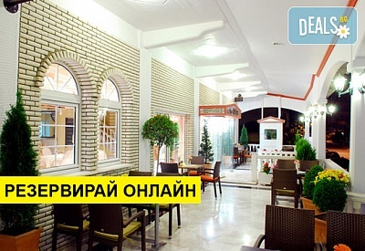 Нощувка на човек на база Закуска в Strass Hotel 3*, Паралия Катерини, Олимпийска ривиера