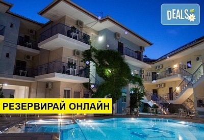 Нощувка на човек на база Закуска в Stratos Hotel 3*, Афитос, Халкидики, безплатно за деца до 4.99 г.