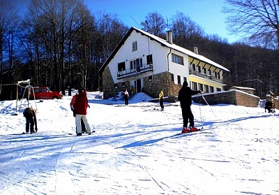 Нощувка на човек в хижа Пършевица, ски курорт във Врачанския Балкан