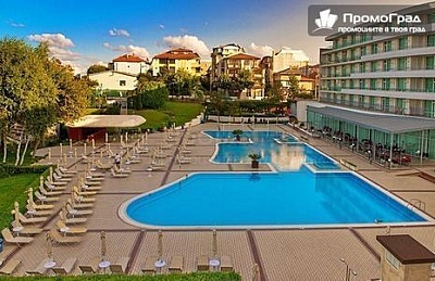 Нощувка на човек с изхранване all inclusive в Феста Панорама, Несебър