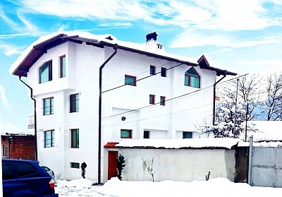 Нощувка в уютната къща за гости Байракови в Добринище