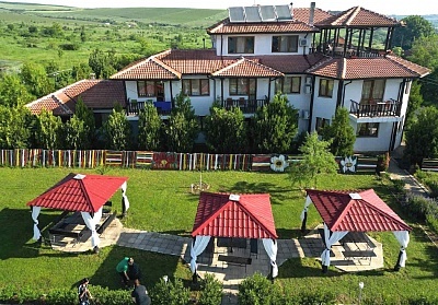 Комфортен престой с пълен пансион в Къща за гости Миша, с. Петревене