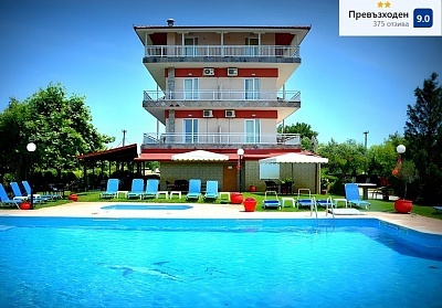 Нощувка в Denis Hotel and Bungalows, Коринос, Гърция: на метри от Олимпийската ривиера с басейн и закуска