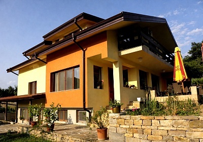 Нощувка за 15 души край Трявна в Семеен хотел Куклите 2