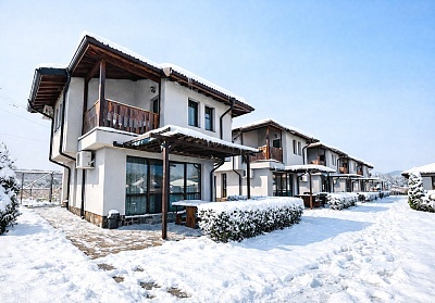 Нощувка за двама или четирима в Комплекс Бендида Вилидж, Павел Баня