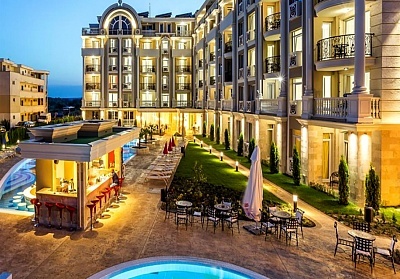 Нощувка за двама с две деца до 13.99г. на база All Inclusive + басейн с водна пързалка от Рена Александрия клуб****, Слънчев бряг