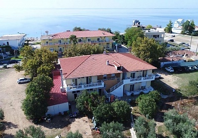 Нощувка за двама в Hotel Estelle, близо до плаж в Геракини, Гърция