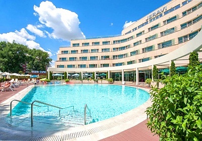 Нощувка за двама или трима на база All Inclusive в студио + басейн от хотел Жерави Бийч Александрия клуб****, Слънчев бряг