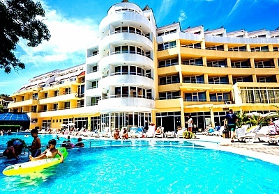 Нощувка в хотел Сън Палас в Слънчев бряг с All Inclusive