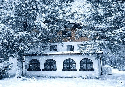 Нощувка и ползване на механа в къща за гости Исполин край Габрово, местност Узана