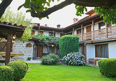 Нощувка в самостоятелна къща за гости в Банско, до ски зоната