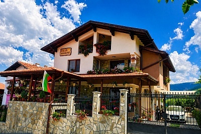 Нощувка в Сапарева баня: вила Мурите със сауна и солна стая