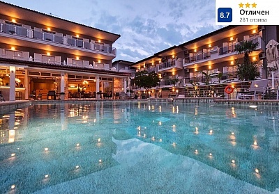 Нощувка със закуска и басейн в Sarantis Hotel, Ханиоти, Гърция