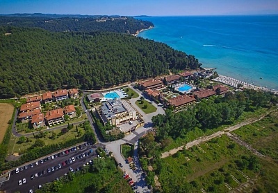  Нощувка със закуска и вечеря за ДВАМА на първа линия в Simantro Resort 5*, Сани, Касандра, Гърция! 