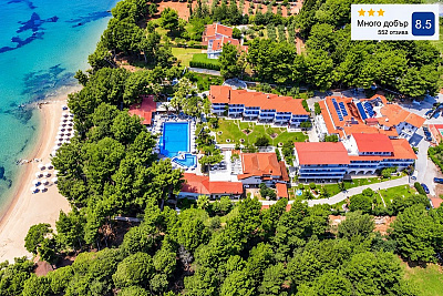 Нощувка със закуска и вечеря в хотел Porfi Beach, Никити, Гърция