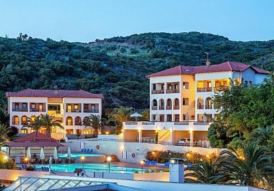 3+ нощувки на човек със закуски и вечери + басейн в Theoxenia Hotel****, Урануполи , Халкидики