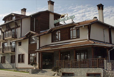 НОВА ГОДИНА 2014 В БАНСКО, HOLIDAY GROUP HOTEL 3*: 3 нощувки със закуски + ПРАЗНИЧНА НОВОГОДИШНА ВЕЧЕРЯ само за 313 лв. на ЧОВЕК