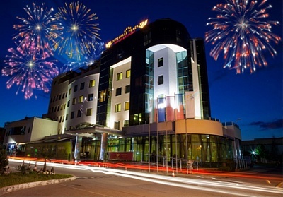  Нова Година в Diplomat Plaza Hotel &amp; Resort****, Луковит! 3 нощувки на човек + закуски и 2 вечери, едната Празнична + басейн и СПА 
