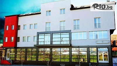 Нова година в Garni Hotel Crystal Ice, Ниш: Екскурзия с празнични вечери и неограничени напитки