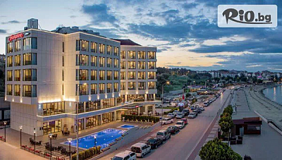Нова година в Hampton By Hilton Hotel 4*, Гелиболу, Турция с празнична програма и DJ