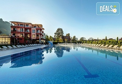 Нова година в хотел Елеганс Спа 3* в Огняново с басейни и закуска