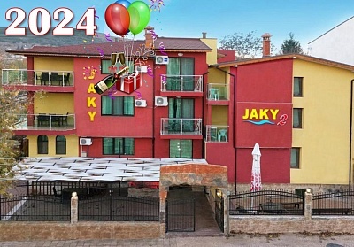 Нова година в Кранево! 1, 2 или 3 нощувки на човек със закуски + Новогодишна вечеря с музика на живо, заря и томбола + релакс зона от хотел Жаки