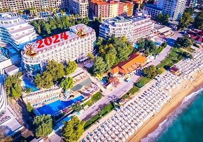  Нова година на ПЪРВА ЛИНИЯ в Златни пясъци! 3 нощувки на човек на база All Inclusive и Новогодишна Гала вечеря с 5 степенно меню + програма в хотел Вемара Бийч**** 