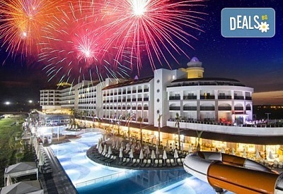 Нова година в Сиде! 4 нощувки на база Ultra All Inclusive в PORT RIVER HOTEL & SPA 5*, Гала вечеря, двупосочен билет, летищни такси и трансфери