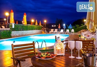 Нова година в Специална оферта за село Баня с басейн и спа процедури