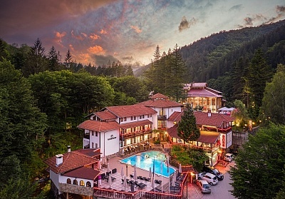 Отдих в Чифлика: Хотел Алфарезорт Терма с минерален басейн и релакс зона