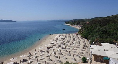 Открийте красотата на полуостров Атон, за една нощувка, закуска и басейн с водни пързалки в хотел Aristoteles Holiday Resort Spa / 10.05.2017-31.05.2017
