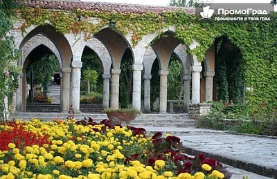 Парад на лалето в Балчик с посещение на Варна (3 дни/2 нощувки със закуски) за 185 лв.