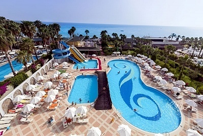 На първа линия в Алания, Турция: Полет от София и 7 Ultra All Inclusive в Holiday Garden Resort 5*