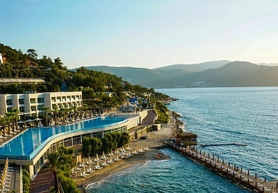 На ПЪРВА ЛИНИЯ в BLUE DREAMS RESORT 5*, Бодрум, Турция. Чартърен полет от София + 7 нощувки на човек на база Ultra All Inclusive