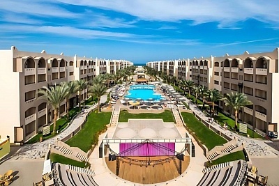 На първа линия в Хургада, Египет: 7 нощувки с All Inclusive в El Karma Aqua Beach Resort 4*