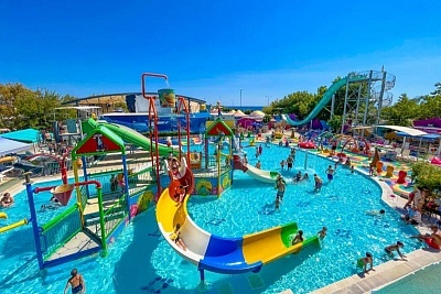 На първа линия в Кемер, Турция: Ultra All Inclusive в DAIMA BIZ HOTEL 5*
