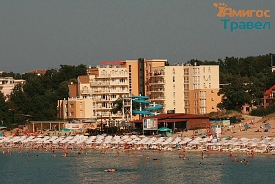 На първа линия в Китен, хотел Принцес Резиденс - нощувка със закуска и външен басейн