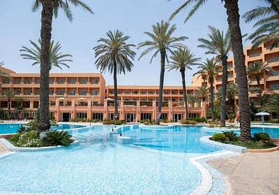 На ПЪРВА ЛИНИЯ в EL KSAR RESORT & THALASSO 4*, Хамамет, Тунис. Чартърен полет от София + 7 нощувки на човек на база Ultra All Inclusive!