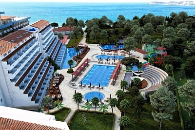 На първа линия, Кушадасъ, Турция: автобусен транспорт + 7 нощувки Ultra All Inclusive в BATIHAN BEACH RESORT 4*