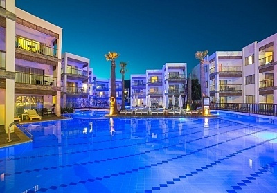 На ПЪРВА ЛИНИЯ в MIO BIANCO RESORT 4*, Бодрум, Турция. Чартърен полет от София + 7 нощувки на човек на база All Inclusive