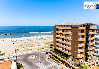 На първа линия в Римини, Италия - 7 нощувки със закуски и вечери в хотел PALAZZO CAVEJA