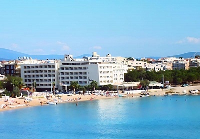 На Първа линия в TUNTAS BEACH HOTEL, Дидим, Турция. Чартърен полет от София + 7 нощувки на човек на база All Inclusive + басейн