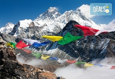 Пътуване до Непал с водач с български език! Самолетен билет, летищни такси и включен багаж, всички трансфери, 9 нощувки пълен пансион, екскурзии, входни такси, възможност за полет над Еверест