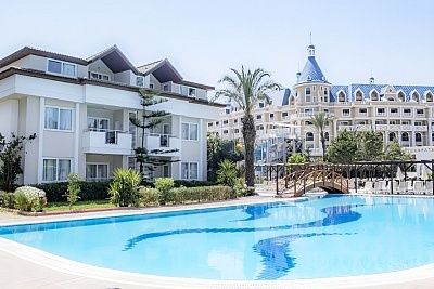 Насладете се на почивка в Alanya: Ultra All Inclusive хотел край плажа с включен автобусен транспорт