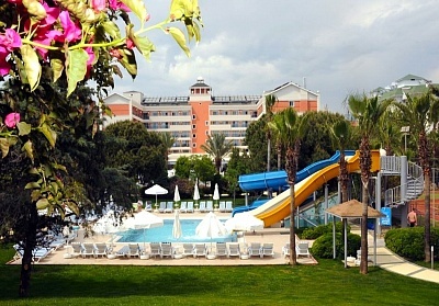На плажа в Алания, Турция: Почивка с автобус и Ultra All Inclusive в INSULA RESORT 5*