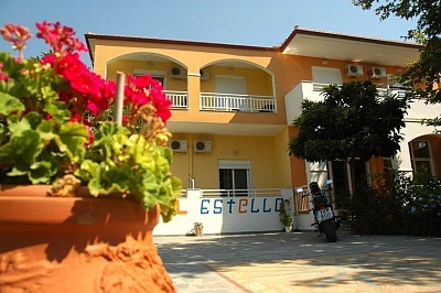  На 20м. от плажа в Hotel Estelle**, Геракини, Гърция! 2+ нощувки на човек в двойна стая 